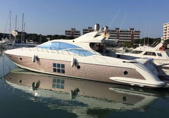 Zipi Zape Yacht Charter in The Balearics