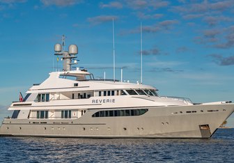 Reverie Yacht Charter in Bahamas
