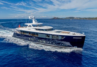 Josephine I Yacht Charter in Portisco