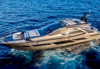 Just 4 yacht charter Pershing Motor Yacht
                                    