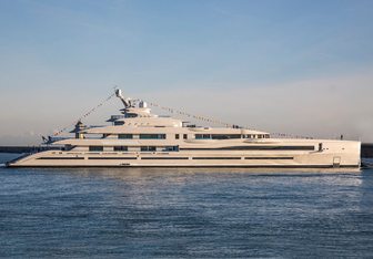 Lana Yacht Charter in Naples (Italy)