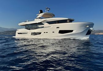 Maoria Yacht Charter in Monaco
