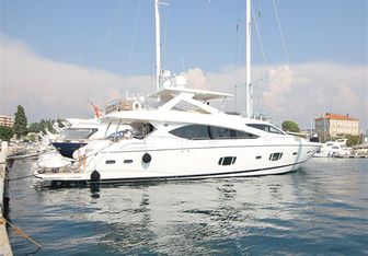 Splashed Out yacht charter Sunseeker Motor Yacht
                                    