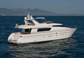 Mazuki Yacht Charter in Amalfi Coast