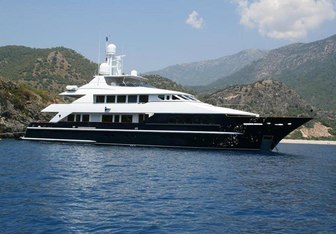 Lady Azul Yacht Charter in Indian Ocean