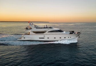 Essoess Yacht Charter in Antibes