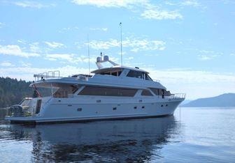 A Great Escape yacht charter Ocean Alexander Motor Yacht
                                    
