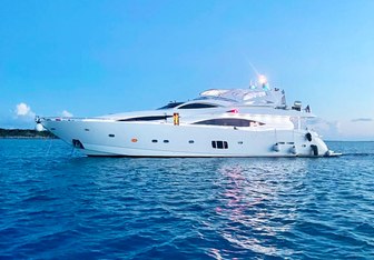 YCM 105 Yacht Charter in Inagua
