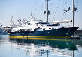 Something Cool Yacht Charter in Bermuda
