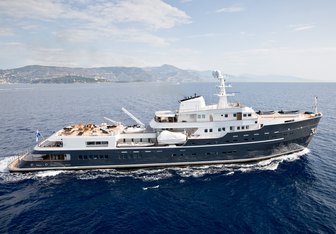 Legend Yacht Charter in Sicily