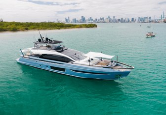 Latitude Yacht Charter in Florida