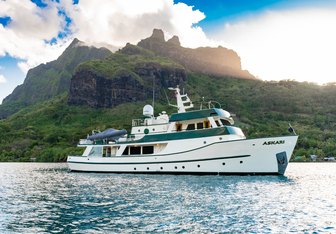 Askari Yacht Charter in Tahiti