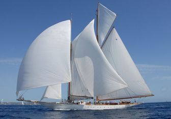 Eleonora Yacht Charter in Greece