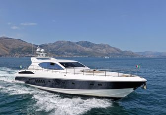 @Last Yacht Charter in Capri