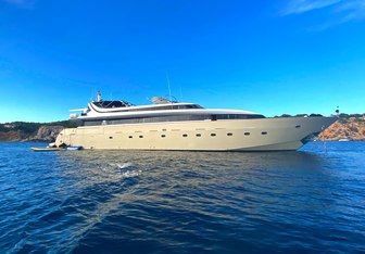 Infinity Yacht Charter in Mediterranean