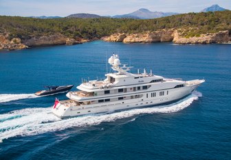 RoMa Yacht Charter in Sardinia