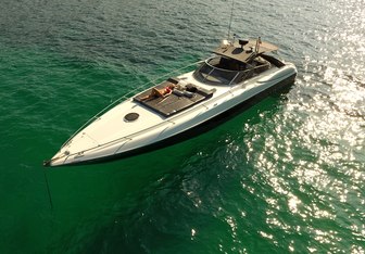 007 yacht charter Sunseeker Motor Yacht
                                    