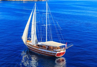 Alluree Yacht Charter in Vis