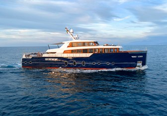 The Gentleman yacht charter Picchiotti Motor Yacht
                                    