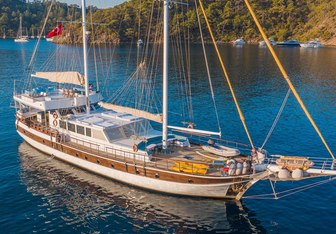 White Swan Yacht Charter in Ionian Islands