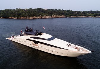 Stealth Yacht Charter in New England