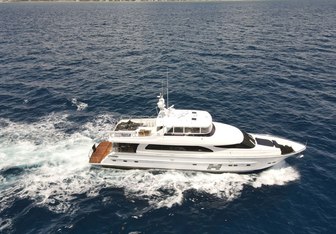 Pilot Lounge Yacht Charter in Florida
