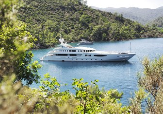 Queen Mare Yacht Charter in Greece