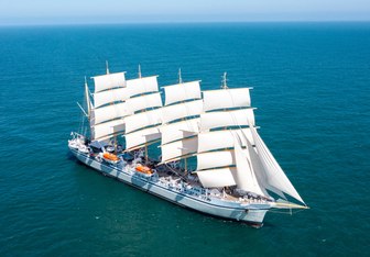 sailing yacht charter luxury