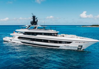 Daybreak Yacht Charter in Barbuda