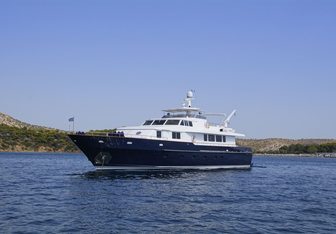 Karma Yacht Charter in Cyclades Islands