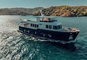 Beluga Yacht Charter in Greece