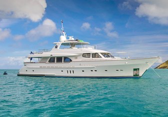 Pura Vida Yacht Charter in Caribbean