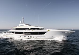 Solemates yacht charter Heesen Motor Yacht
                                    