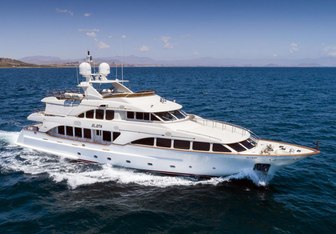 Elena Nueve Yacht Charter in Formentera