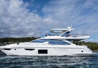 Mineira yacht charter Azimut Motor Yacht
                                    