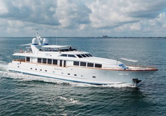 Sky Yacht Charter in Freeport