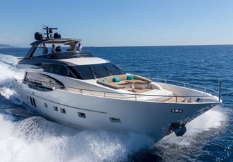 Regine Of Cannes Yacht Charter in Sardinia