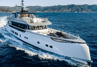 Spring yacht charter Dynamiq Motor Yacht
                                    
