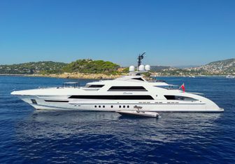 Illusion Yacht Charter in Barbuda