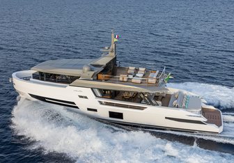 La Folye yacht charter Arcadia Motor Yacht
                                    