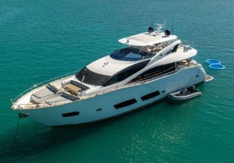 RMM Job yacht charter Sunseeker Motor Yacht
                                    