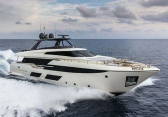 Date Night yacht charter Ferretti Yachts Motor Yacht
                                    