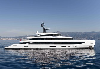 Symmetry Yacht Charter in Sardinia