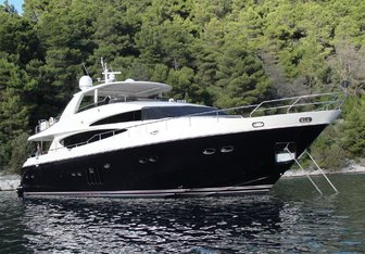 Princess 95 Yacht Charter in St Tropez