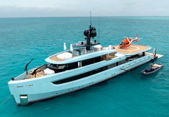 Limerence Yacht Charter in Mustique