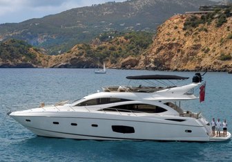 Cala Di Luna yacht charter Sunseeker Motor Yacht
                                    