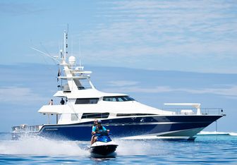 Ultimate Lady Yacht Charter in South Pacific