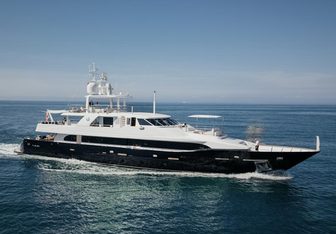 Lady in Blue Yacht Charter in Portisco