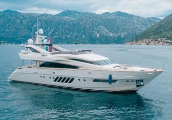 Lady Mura yacht charter Dominator Motor Yacht
                                    