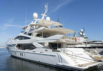 Rania yacht charter Benetti Motor Yacht
                                    